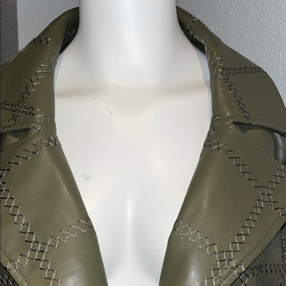 Olive Green Belted Women's Trench Coat size large beautifully made HSN - Picture 3 of 16